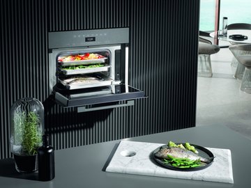 Miele Dampfbackofen mit drei Ebenen 